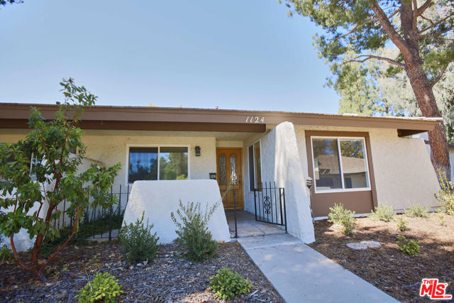 1124 Canterford Circle photo 4