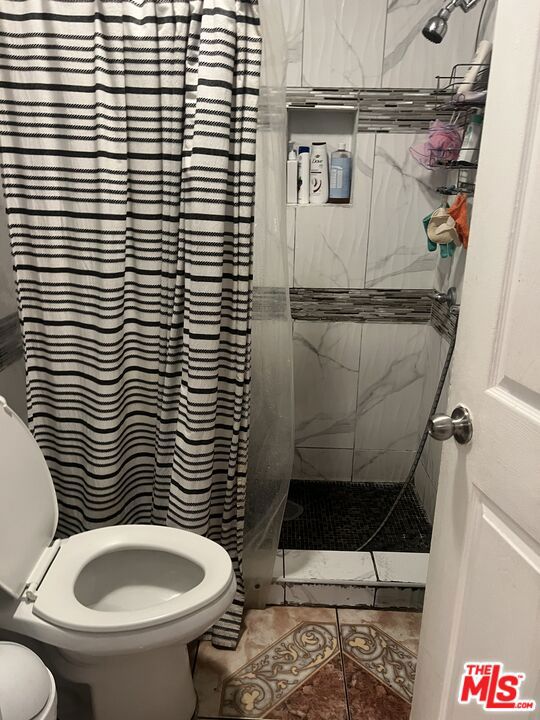 8111 S Main Street, Los Angeles CA: https://media.crmls.org/mediaz/0ee25cf2-fab0-4be3-a27e-f70f42ab1d9d.jpg