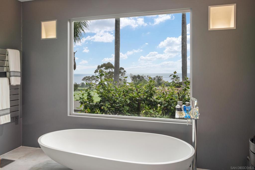 MLS #250036874SD image #17