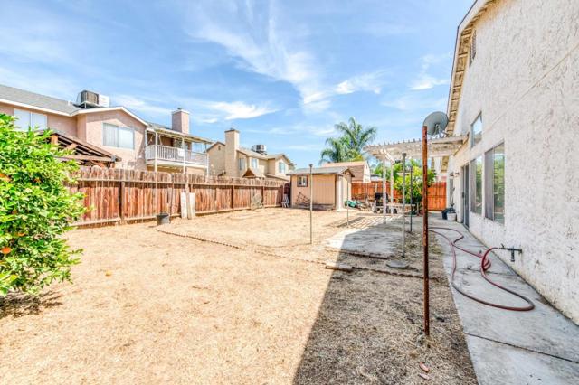 2670 N Katy Avenue, Fresno CA: https://media.crmls.org/mediaz/0ee2b2de-8962-430a-98c6-7ce6c5a57afd.jpg