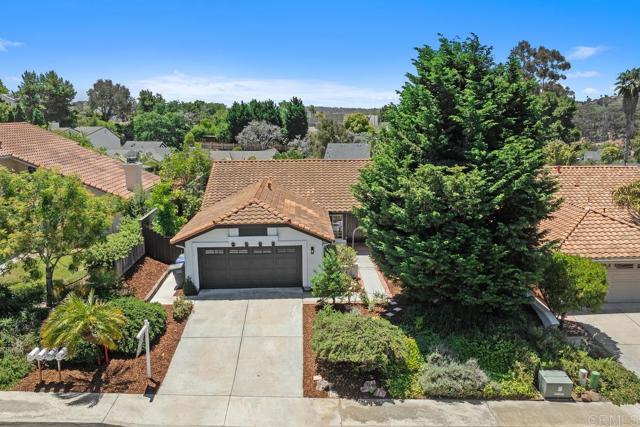 2663 Sutter St, Carlsbad CA: https://media.crmls.org/mediaz/0ee2d78b-90f3-41d5-89ce-e9645ca5d7aa.jpg