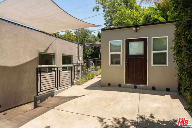 1414 N Coronado Terrace, Los Angeles CA: https://media.crmls.org/mediaz/0ee316a3-e769-4c07-852a-155cf7ab78bd.jpg