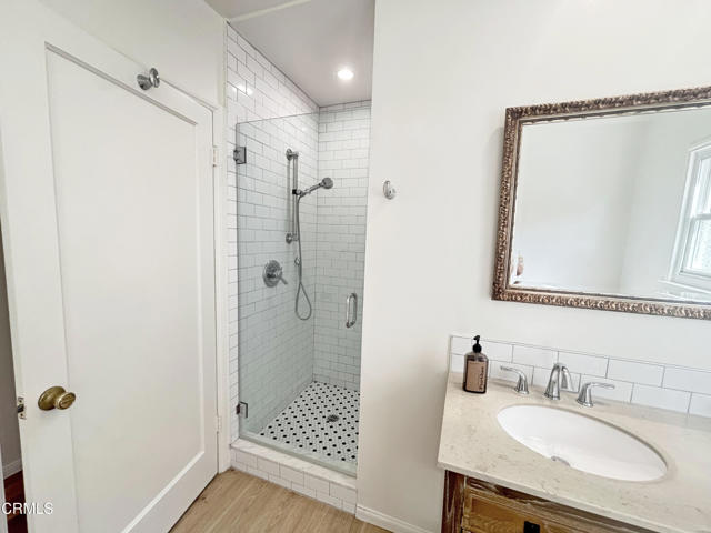 Detail Gallery Image 16 of 23 For 1708 Beverly Dr, Pasadena,  CA 91104 - 3 Beds | 2 Baths