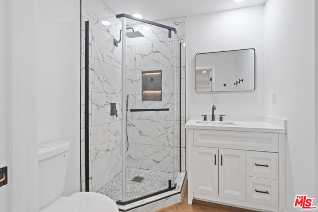 6727 7th Avenue, Los Angeles CA: https://media.crmls.org/mediaz/0ee34543-ee3c-48c1-8039-61f78fe2f88d.jpg