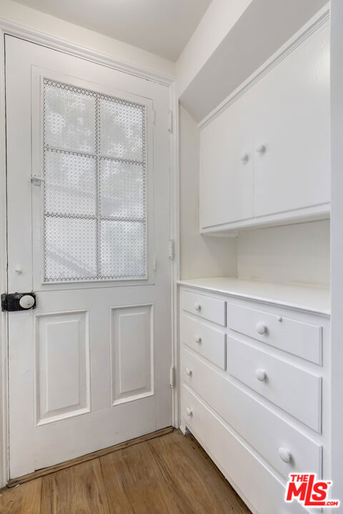 Drew Fenton | 271 Beloit Avenue Los Angeles CA | MLS: 7455926