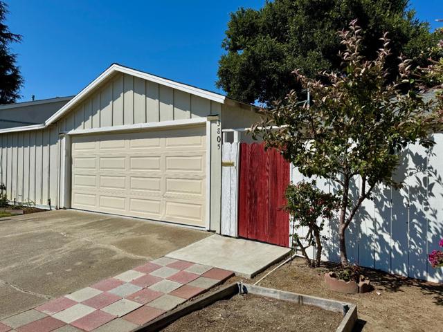 3801 Pacific Boulevard, San Mateo CA: https://media.crmls.org/mediaz/0ee47a1e-82e0-4b2a-8d5f-2518bbe75221.jpg