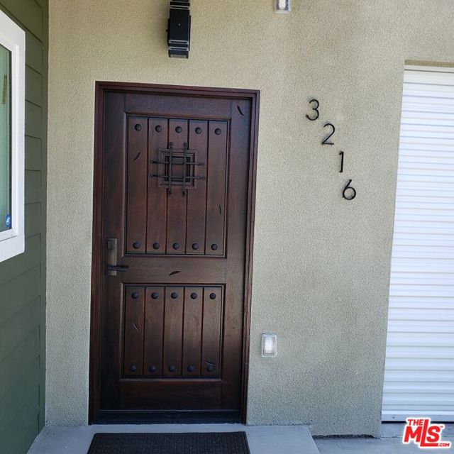 3216 W 30th Street, Los Angeles CA: https://media.crmls.org/mediaz/0ee4a2c3-4e1f-4bca-992b-9617e54467b6.jpg