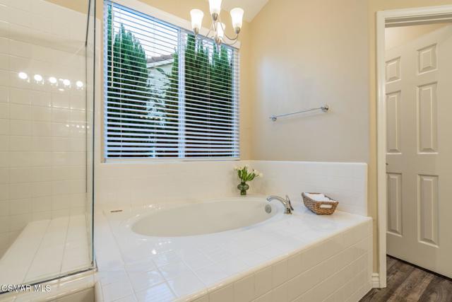 535 Winncastle Street, Simi Valley CA: https://media.crmls.org/mediaz/0ee51c05-be9c-4f60-86ec-a339b32756a9.jpg