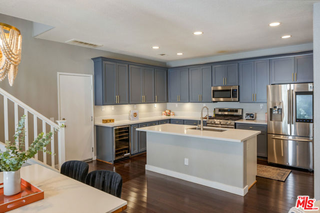 27356 Dearborn Drive, Valencia CA: https://media.crmls.org/mediaz/0ee51d5a-3a9f-44fa-9e6a-d314c2d7659c.jpg