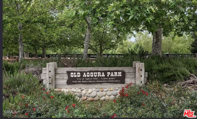 28461 Driver Avenue, Agoura Hills CA: https://media.crmls.org/mediaz/0ee521c2-5384-4cbc-ac9c-b973768b6cdf.jpg