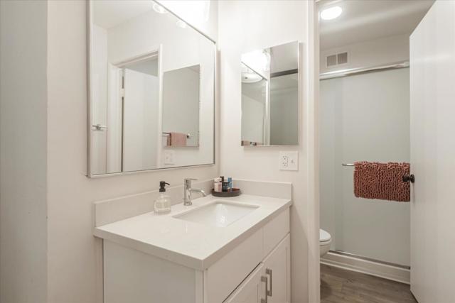3334 Brittan Avenue, San Carlos CA: https://media.crmls.org/mediaz/0ee565ec-2961-4cf4-ba43-142f8c1d2a88.jpg