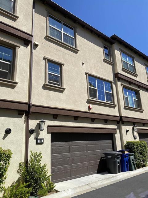 920 Slate Street, San Marcos CA: https://media.crmls.org/mediaz/0ee67d48-679a-4791-b33b-a252fefefefa.jpg