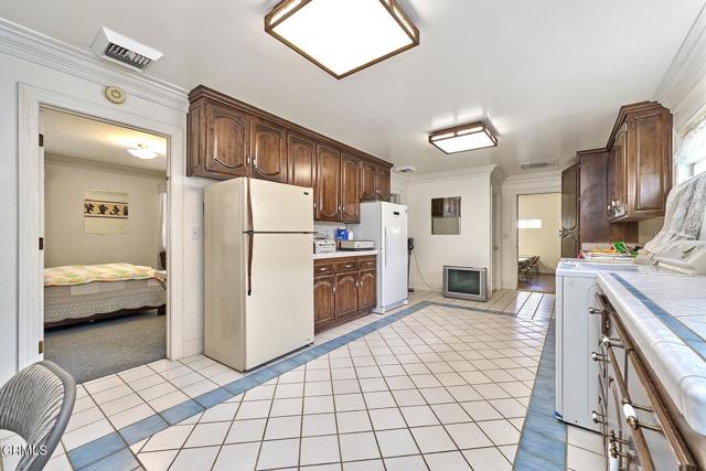 Detail Gallery Image 4 of 71 For 13088 Sunset Dr, Lucerne Valley,  CA 92356 - 4 Beds | 3 Baths