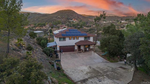 20591 Sycamore Springs Road, Jamul CA: https://media.crmls.org/mediaz/0ee70d38-f142-488f-98b2-e3928db92f53.jpg