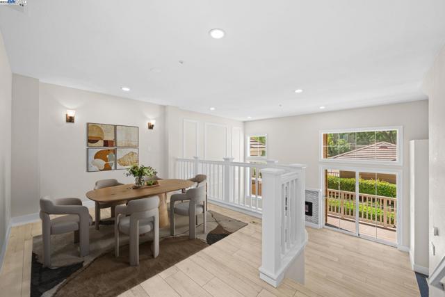 Virtual Staging Dining room