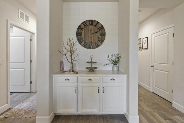 471 Segovia Drive, Hollister CA: https://media.crmls.org/mediaz/0ee75937-1cf7-4b08-9bea-b3a6fe32fc73.jpg