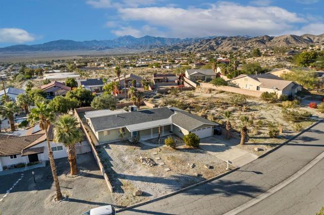 11115 Ambrosio Drive, Desert Hot Springs CA: https://media.crmls.org/mediaz/0ee7bf9e-efc5-4cb6-8e6e-793e27200783.jpg