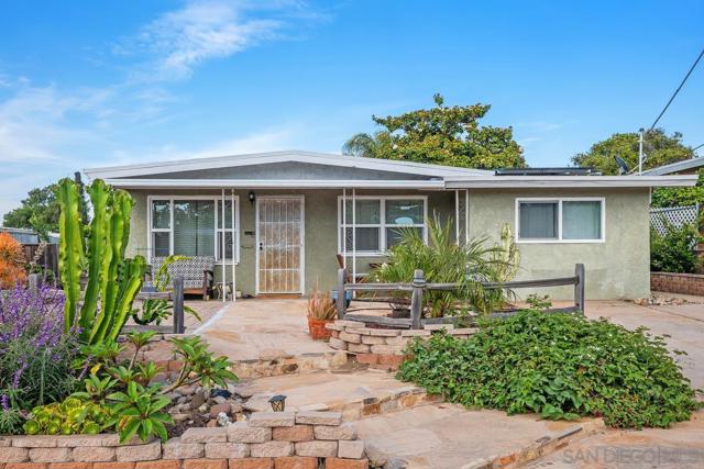 3861 Demus St, San Diego CA: https://media.crmls.org/mediaz/0ee83c90-5245-4cf1-8491-7ced7189841a.jpg