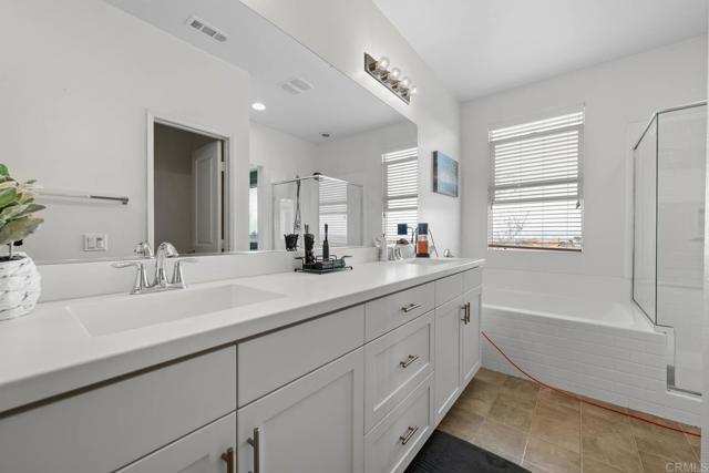 5441 San Roberto, San Diego CA: https://media.crmls.org/mediaz/0ee86624-5610-4357-991d-74d6073abcb7.jpg