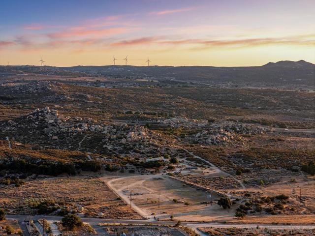 40760 Old Highway 80, Boulevard CA: https://media.crmls.org/mediaz/0ee89872-de8e-4522-8a97-26f2216c1cc7.jpg
