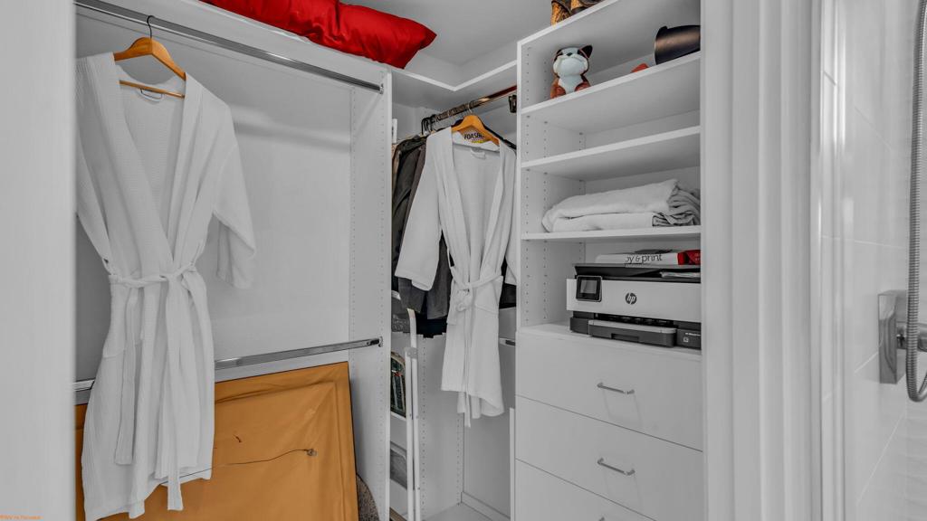 https://media.crmls.org/mediaz/0ee95eea-17d8-4b40-a895-a278d15598c0.jpg?preset=X-Large