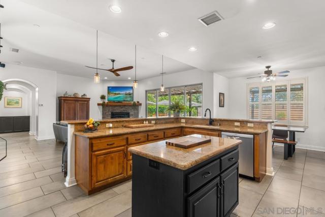 1195 Via Encinos, Fallbrook CA: https://media.crmls.org/mediaz/0ee99873-7c83-4496-9433-a211ec04b244.jpg