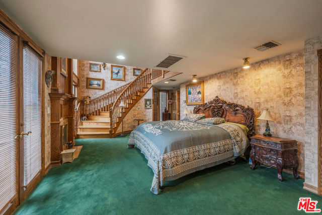 1242 Angelo Drive, Beverly Hills CA: https://media.crmls.org/mediaz/0ee9a0f6-c8ae-4393-a4dc-5ba395cc28f1.jpg