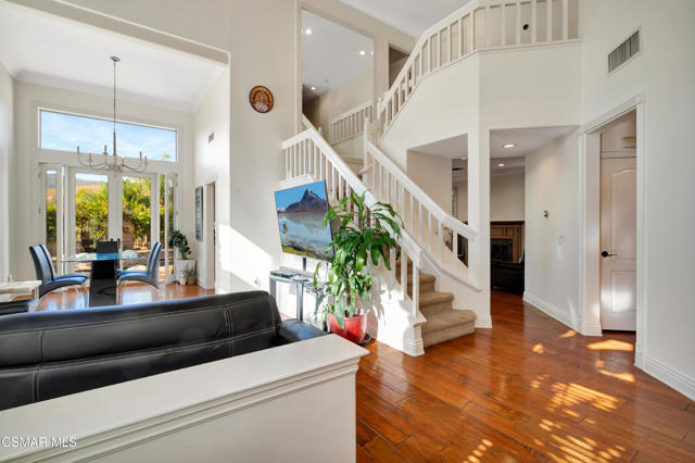5177 Pesto Way, Oak Park CA: https://media.crmls.org/mediaz/0eea0b16-de21-4835-9b47-f0b9dc5b9a9b.jpg
