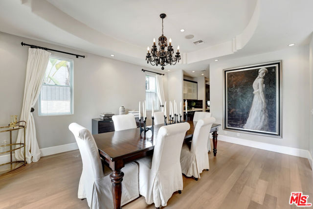 841 N Crescent Heights Boulevard, Los Angeles CA: https://media.crmls.org/mediaz/0eeaeb83-d683-4779-93f0-9e94523e3ef6.jpg
