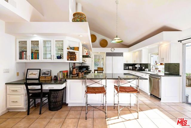 Drew Fenton | 17173 Avenida De Santa Ynez Pacific Palisades CA | MLS: 7500114 Drew Fenton | 17173 Avenida De Santa Ynez Pacific Palisades CA | MLS: 7500114