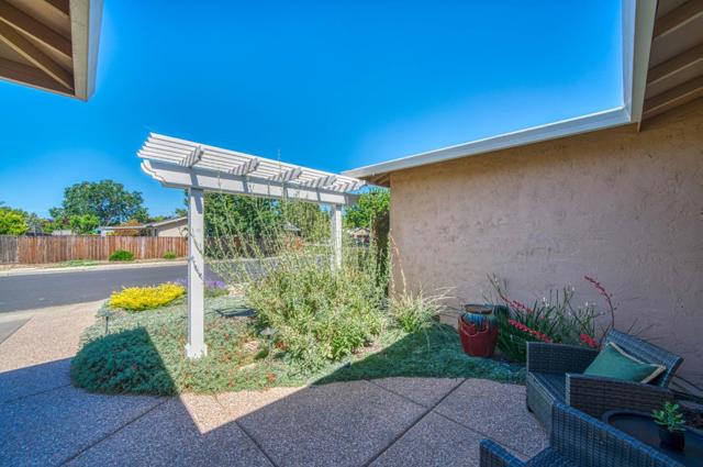 538 Anna Maria Street, Livermore CA: https://media.crmls.org/mediaz/0eebc6c3-2e92-4d9f-8823-bc5bb3081fdd.jpg