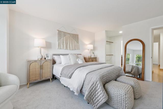 500 Vernon, Oakland CA: https://media.crmls.org/mediaz/0eebd13e-8fdf-4659-8ad3-33aad61b0059.jpg