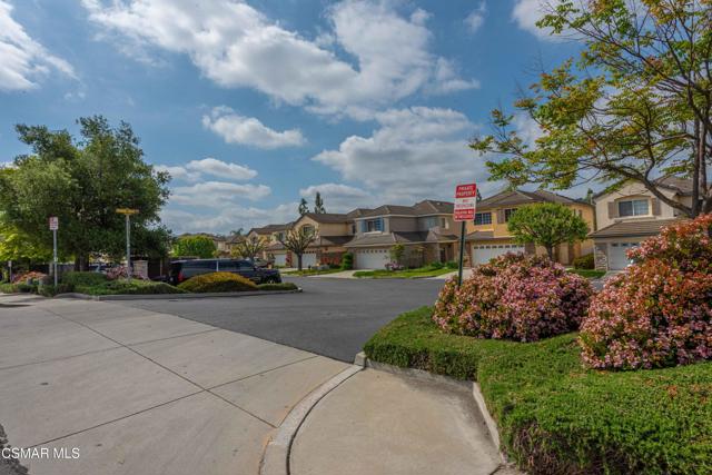 2658 Morning Grove Way, Thousand Oaks CA: https://media.crmls.org/mediaz/0eebd4a5-5ba6-42da-8a80-0b597c09a503.jpg