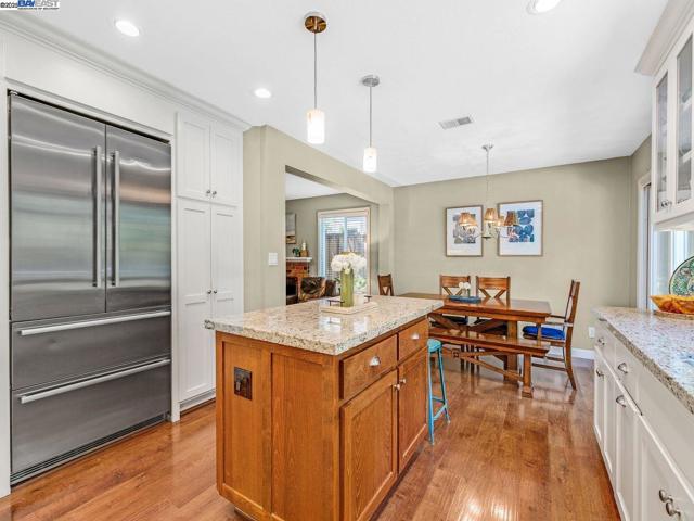 8043 Crossridge Rd, Dublin CA: https://media.crmls.org/mediaz/0eebe085-71f6-4958-98a1-9a9886680023.jpg