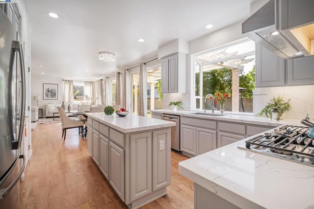 744 Bodega Ct, Fremont CA: https://media.crmls.org/mediaz/0eebe4fe-dd3f-4874-9fce-be8a82d53723.jpg