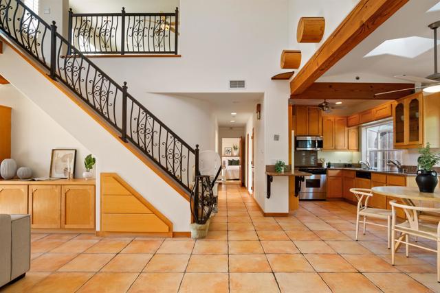 2320 Ivy Road, Oceanside CA: https://media.crmls.org/mediaz/0eed90af-1ca7-4768-bc62-983aede3bf34.jpg