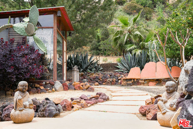 4078 Mandeville Canyon Rd. Road, Los Angeles CA: https://media.crmls.org/mediaz/0eedbdd9-4e8c-4f65-b83e-9e12356d00e0.jpg