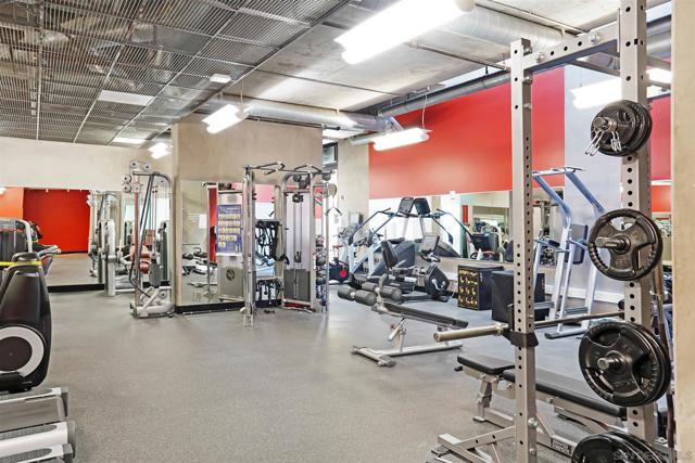 321 10th ave, San Diego CA: https://media.crmls.org/mediaz/0eee43b1-518a-4ab3-81bf-efcf970348d4.jpg