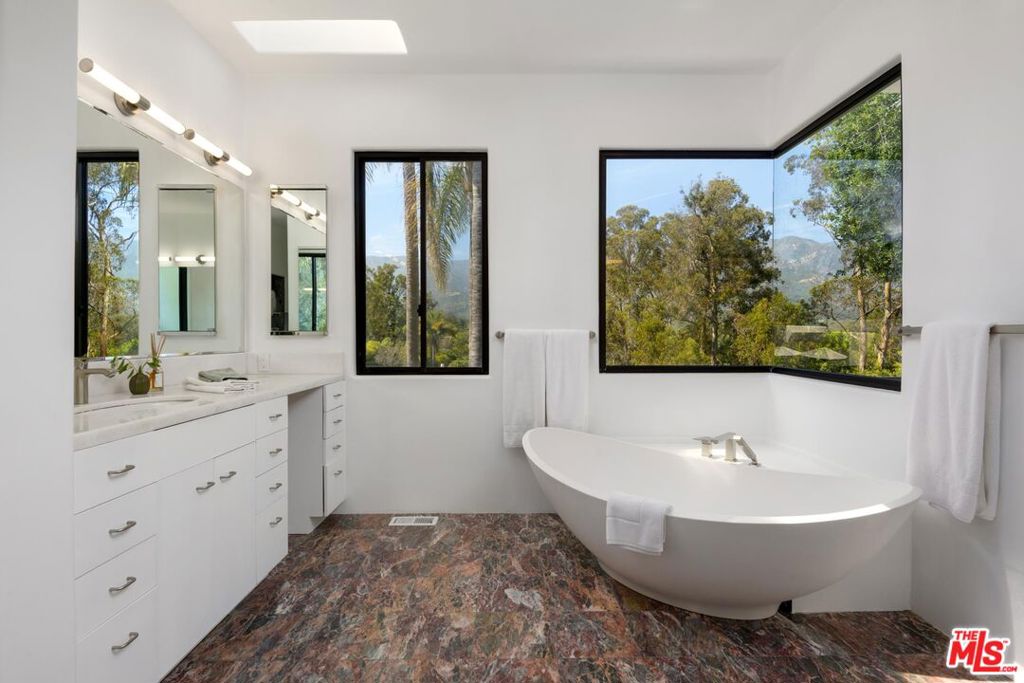 MLS #25560873 img 13