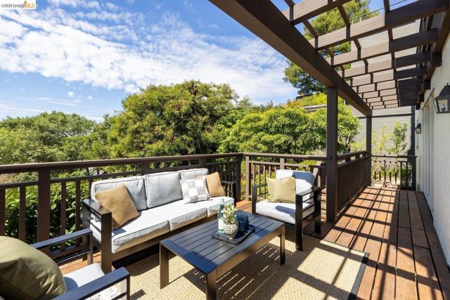 636 Euclid Ave, Berkeley CA: https://media.crmls.org/mediaz/0eee73cb-11c4-4511-97ab-7efc980af4f9.jpg