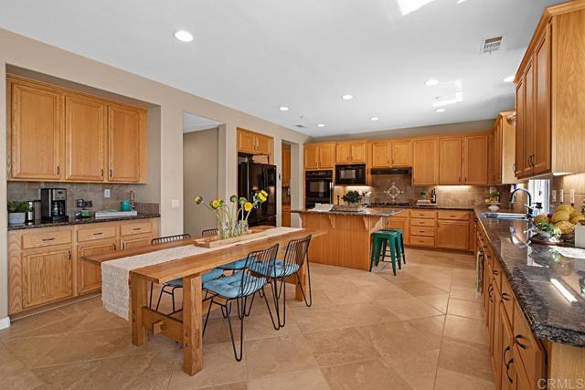 595 S Hidden Trails Road, Escondido CA: https://media.crmls.org/mediaz/0eeffab4-2329-4084-92c4-48cc211e5597.jpg
