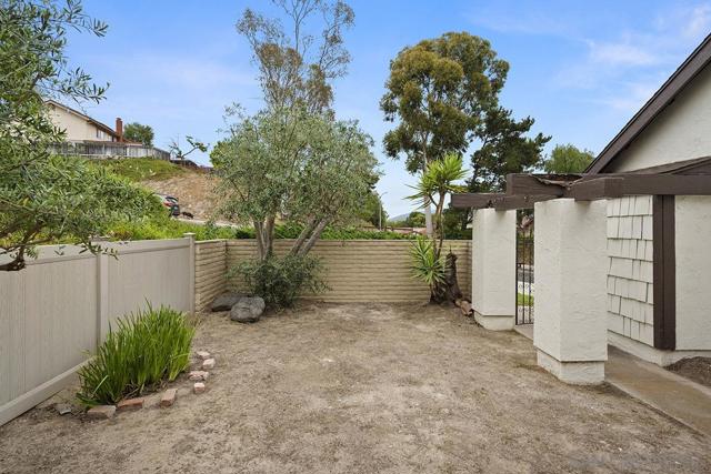 3102 S Granada Ave, Spring Valley CA: https://media.crmls.org/mediaz/0ef00380-ced8-4ab9-bbf4-c7738cad8e31.jpg
