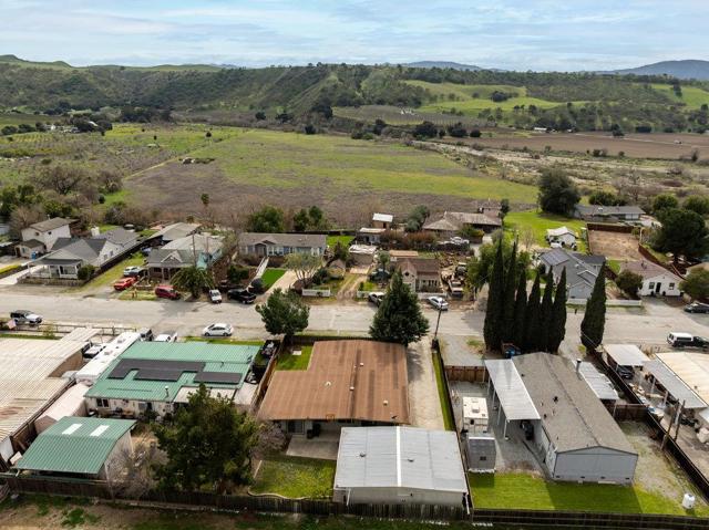 6881 F Street, Tres Pinos CA: https://media.crmls.org/mediaz/0ef045b8-ac3e-4130-a50d-5daeb197c8e9.jpg
