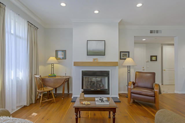 748 Locust Street, Pasadena CA: https://media.crmls.org/mediaz/0ef1aff7-351d-41d8-a52c-25b94133671e.jpg