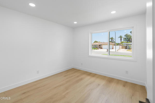 Detail Gallery Image 12 of 37 For 1927 N Croydon Ave, Camarillo,  CA 93010 - 4 Beds | 2 Baths