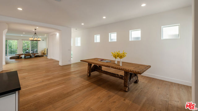 139 Westwind Mall, Marina del Rey CA: https://media.crmls.org/mediaz/0ef27c1e-d495-4f83-9dd1-7e10855b3721.jpg
