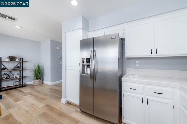 6026 Condor St, Danville CA: https://media.crmls.org/mediaz/0ef3249c-1eff-4c52-bc79-97a47cca0ced.jpg