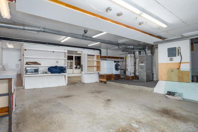 40 Alameda De Las Pulgas, Redwood City CA: https://media.crmls.org/mediaz/0ef48488-10f1-4e2b-b30d-762111c3b49c.jpg