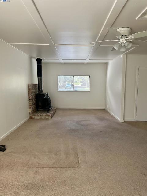 419 Burkhard Rd, Patterson CA: https://media.crmls.org/mediaz/0ef4a6b1-f755-4150-ba62-4a97db00b367.jpg