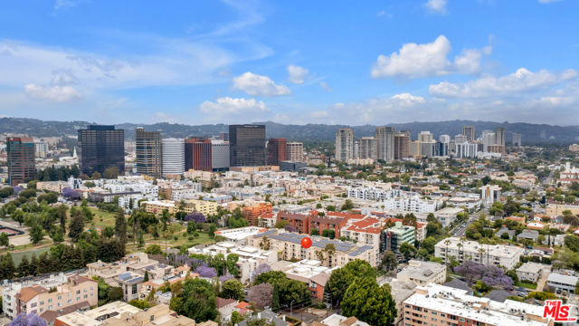 1434 Greenfield Avenue, Los Angeles CA: https://media.crmls.org/mediaz/0ef4c3e7-748b-4728-936d-00162bc5e2b3.jpg